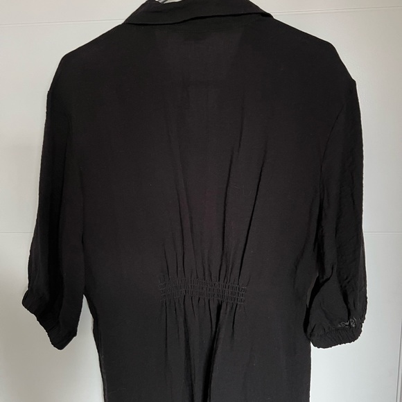 B. Young. Black shirt dress. Size medium to large (US 10) - Picture 2 of 3